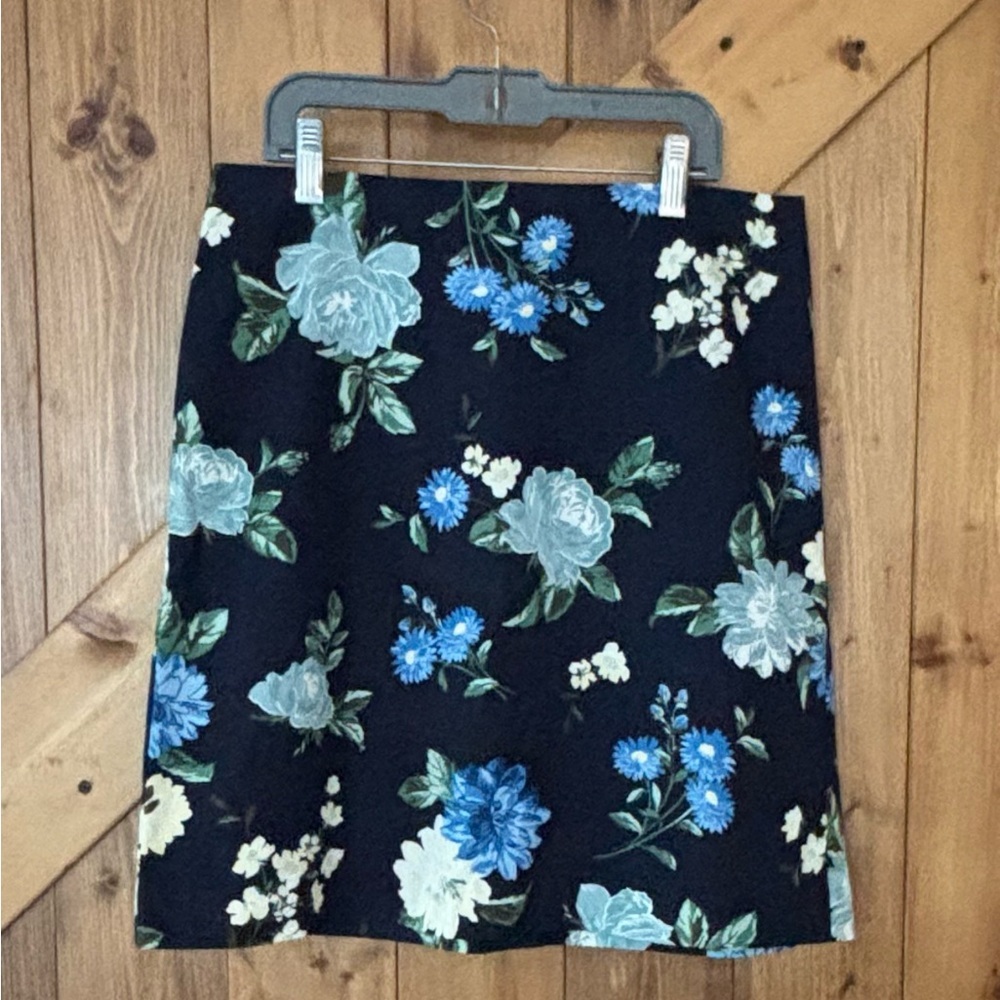 Ann Taylor Factory Floral Design Pencil Skirt | Size 2 Petite